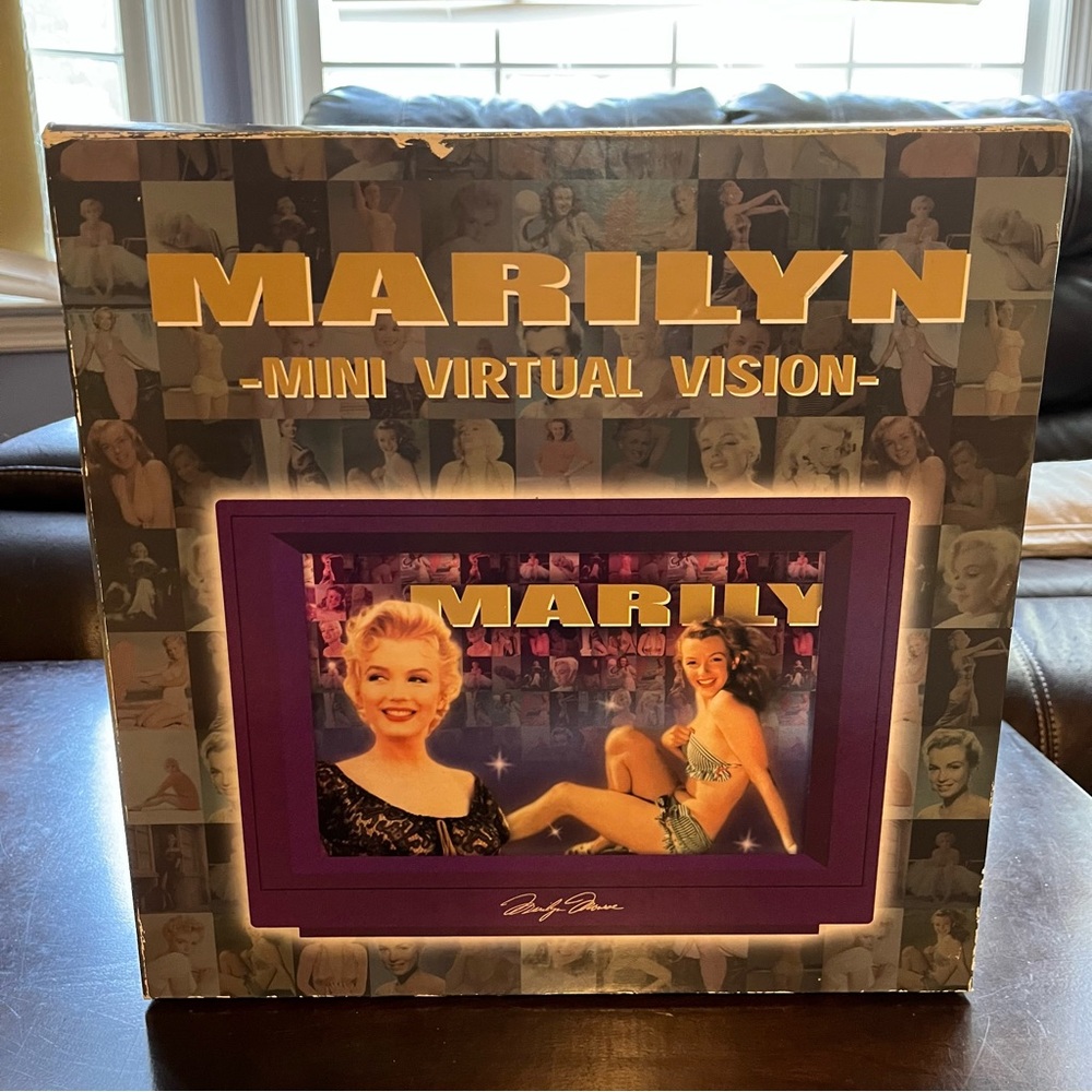 Marilyn Monroe mini virtual vision box, *missing ac adapter